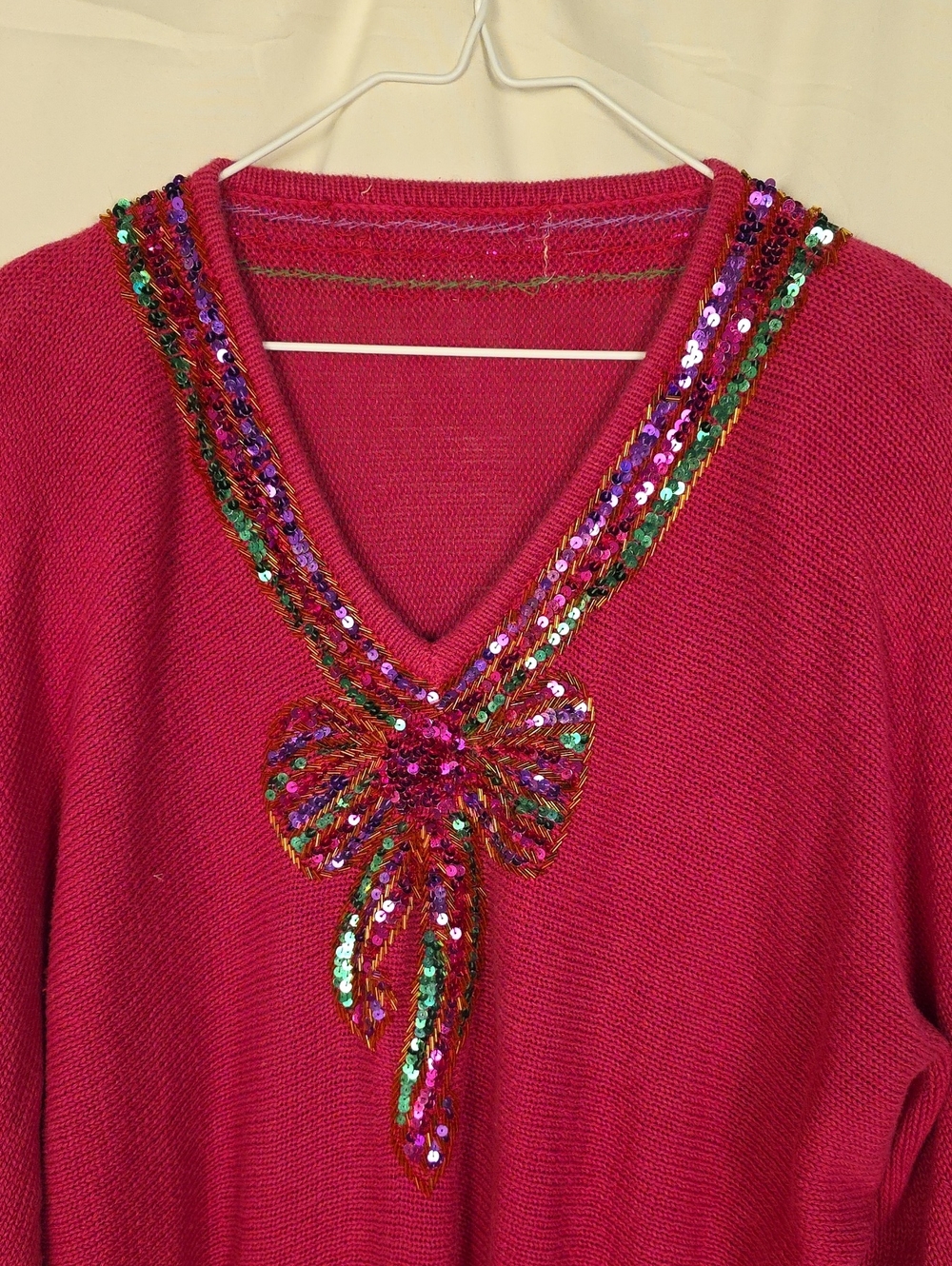 Vintage Women’s Fuchsia V-Neck Sweater with Sequined Bow